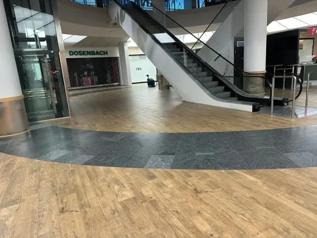 Einkaufszentrum – Grossfläche